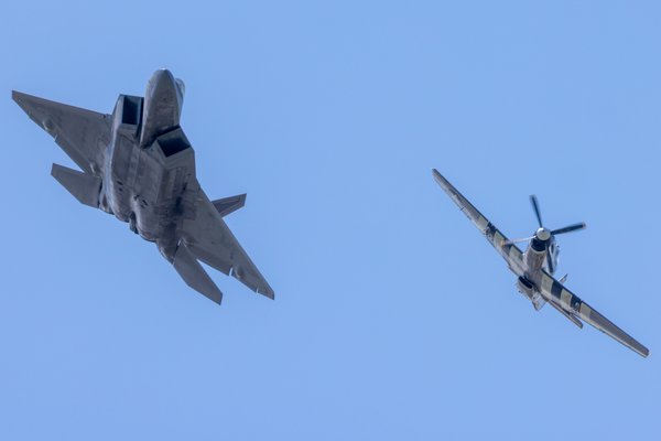 Milwaukee Air Show, Milwaukee, WI — photo 2 of 46