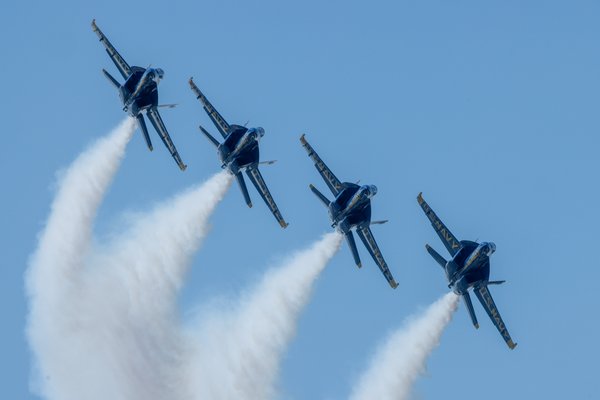 Milwaukee Air Show, Milwaukee, WI — photo 9 of 46