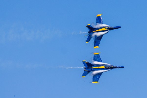Milwaukee Air Show, Milwaukee, WI — photo 10 of 46