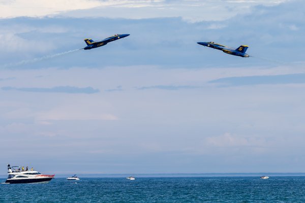 Milwaukee Air Show, Milwaukee, WI — photo 39 of 46