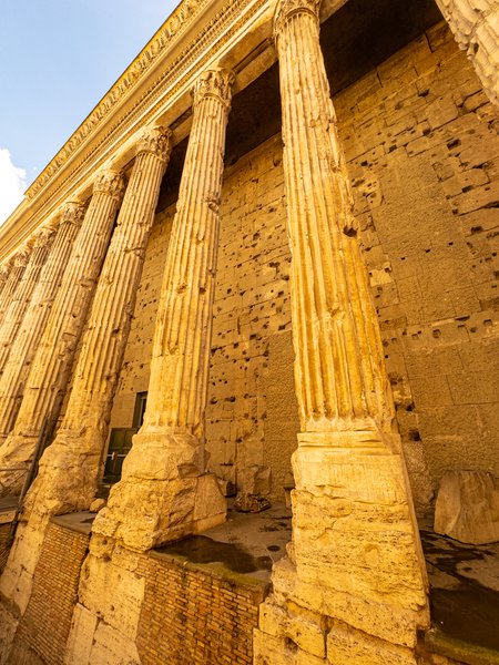 Golden columns, Temple of Hadrian