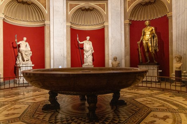 Round Hall and porphyry basin, Vatican Museums